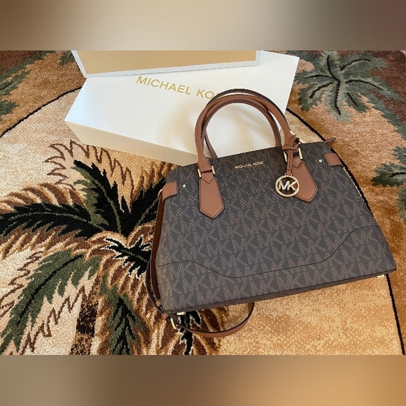 $398 Michael Kors LYNN LG EW SATCHEL Designer Bag MK Handbag NWT - Picture 7 of 12